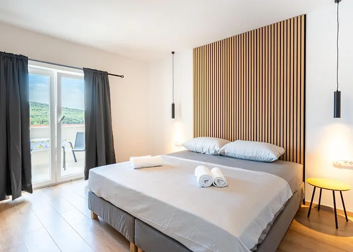 In With Sea View, Balcony, Air Conditioning, Wifi 4249-5 *