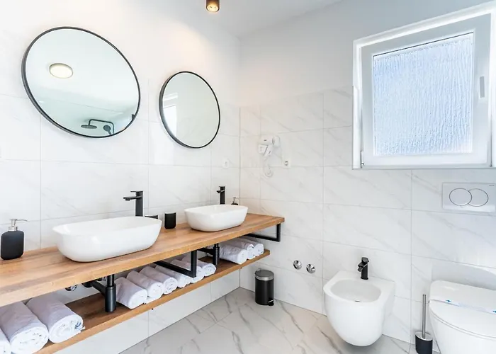 In With Sea View, Balcony, Air Conditioning, Wifi 4249-5
