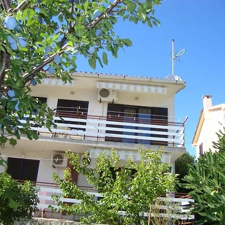 In With Sea View, Balcony, Air Conditioning, Wifi 4249-5 * Cres