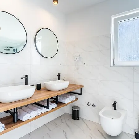 In With Sea View, Balcony, Air Conditioning, Wifi 4249-5