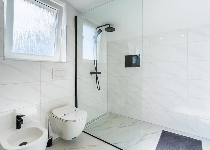 بيت ضيافة In With Sea View, Balcony, Air Conditioning, Wifi 4249-5 *