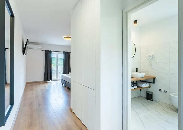 In With Sea View, Balcony, Air Conditioning, Wifi 4249-5 كريس