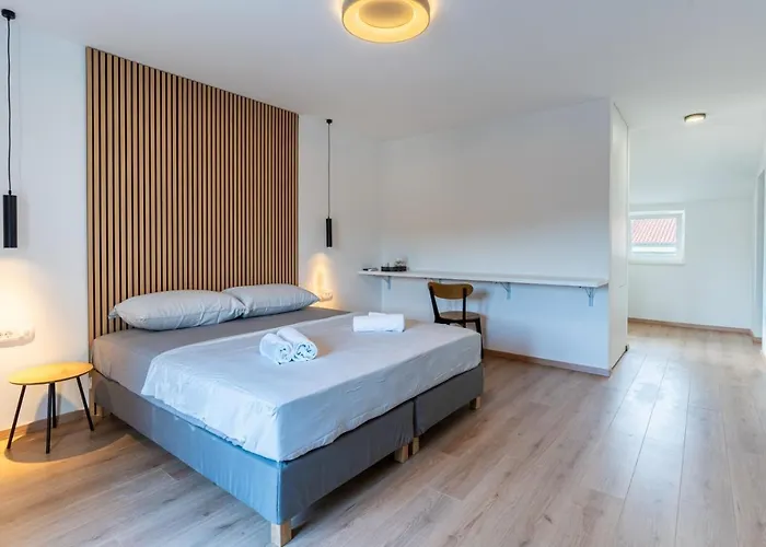 In With Sea View, Balcony, Air Conditioning, Wifi 4249-5 بيت ضيافة *